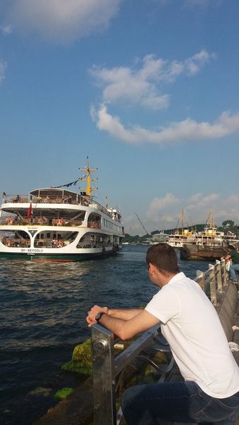 Partenera calatorii pentru 3 luni sabbatique